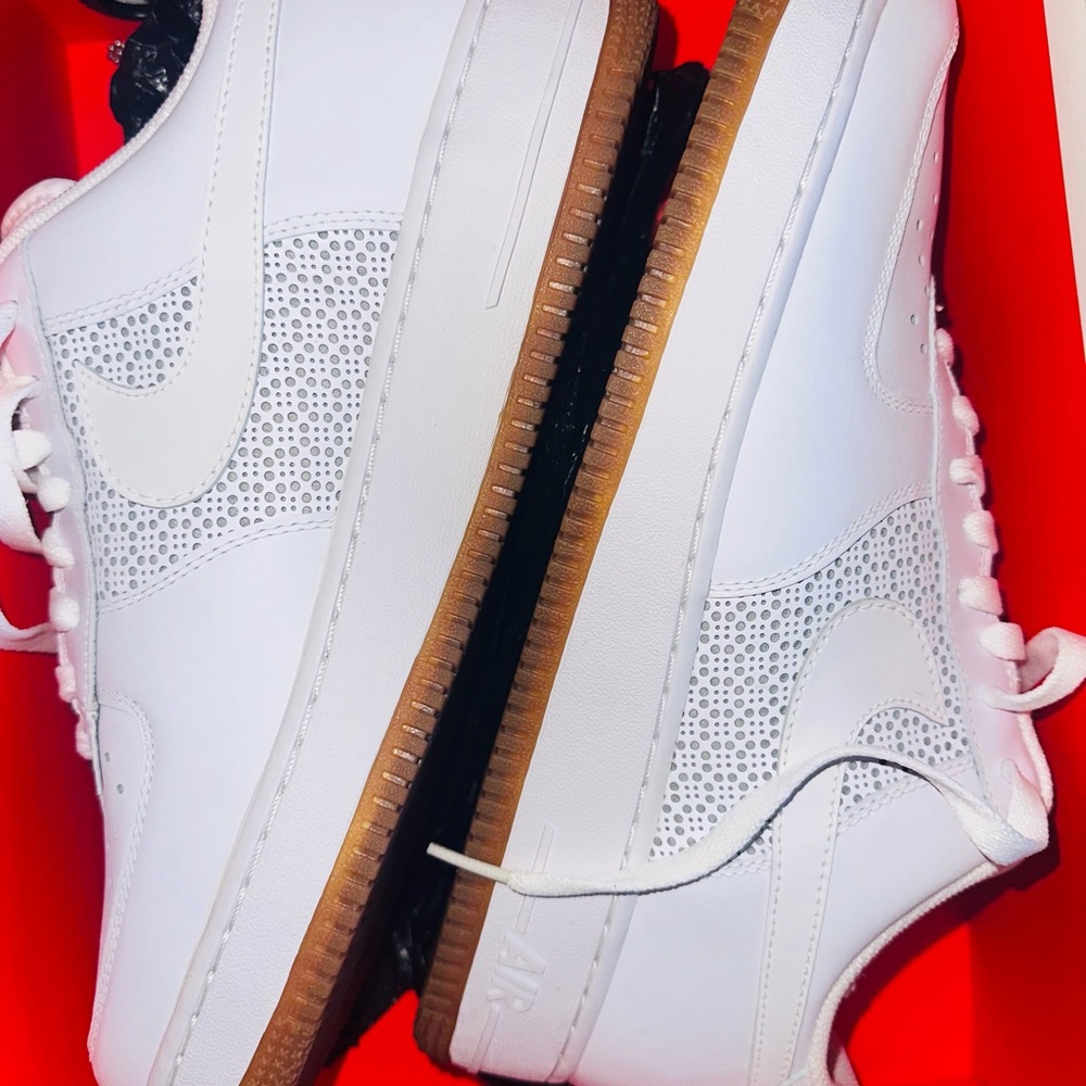 NEW Nike Air Force 1